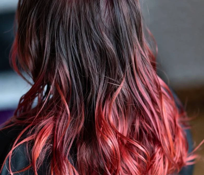 Hair being coloured with dye — how dyes change the hair fibre